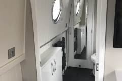 Bartimaeus - bathroom