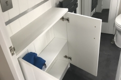 Side cabinet