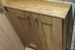 Side cabinet
