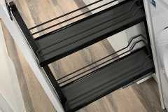 Pull-out shelving