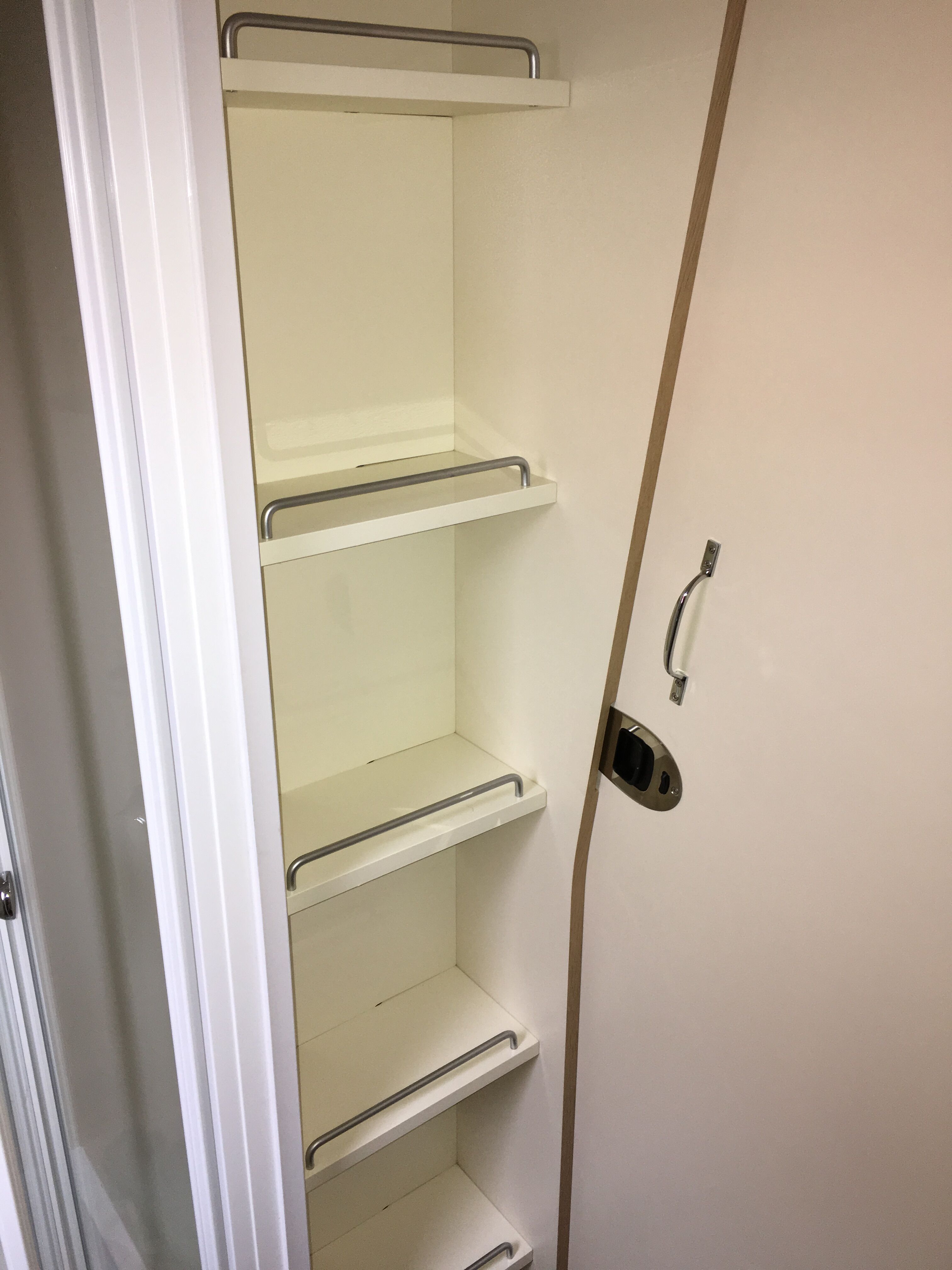 mai 5 bathroom 4