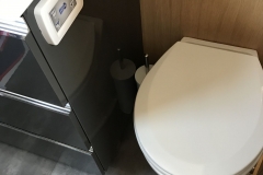 mr - bathroom 6